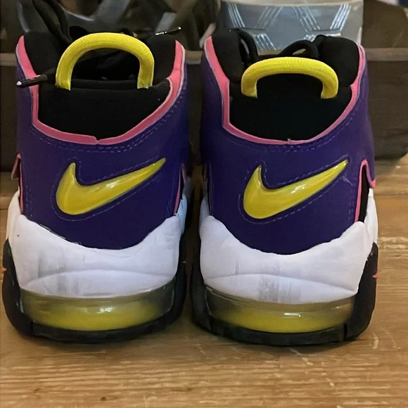 Nike Kids Black and Yellow Sneakers - Picture 5 of 7